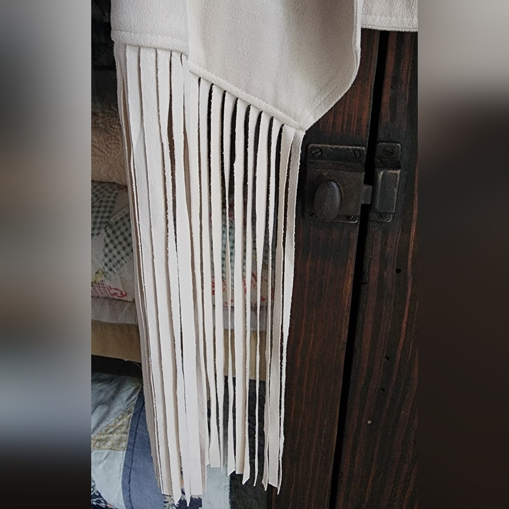 Roper Light Tan Vest with Fringe - Picture 4 of 6